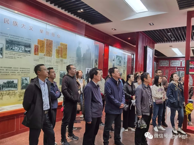 天水市政府金融辦、甘肅金控天水擔保公司、天水卓雅服飾公司黨支部聯合舉行主題黨日活動